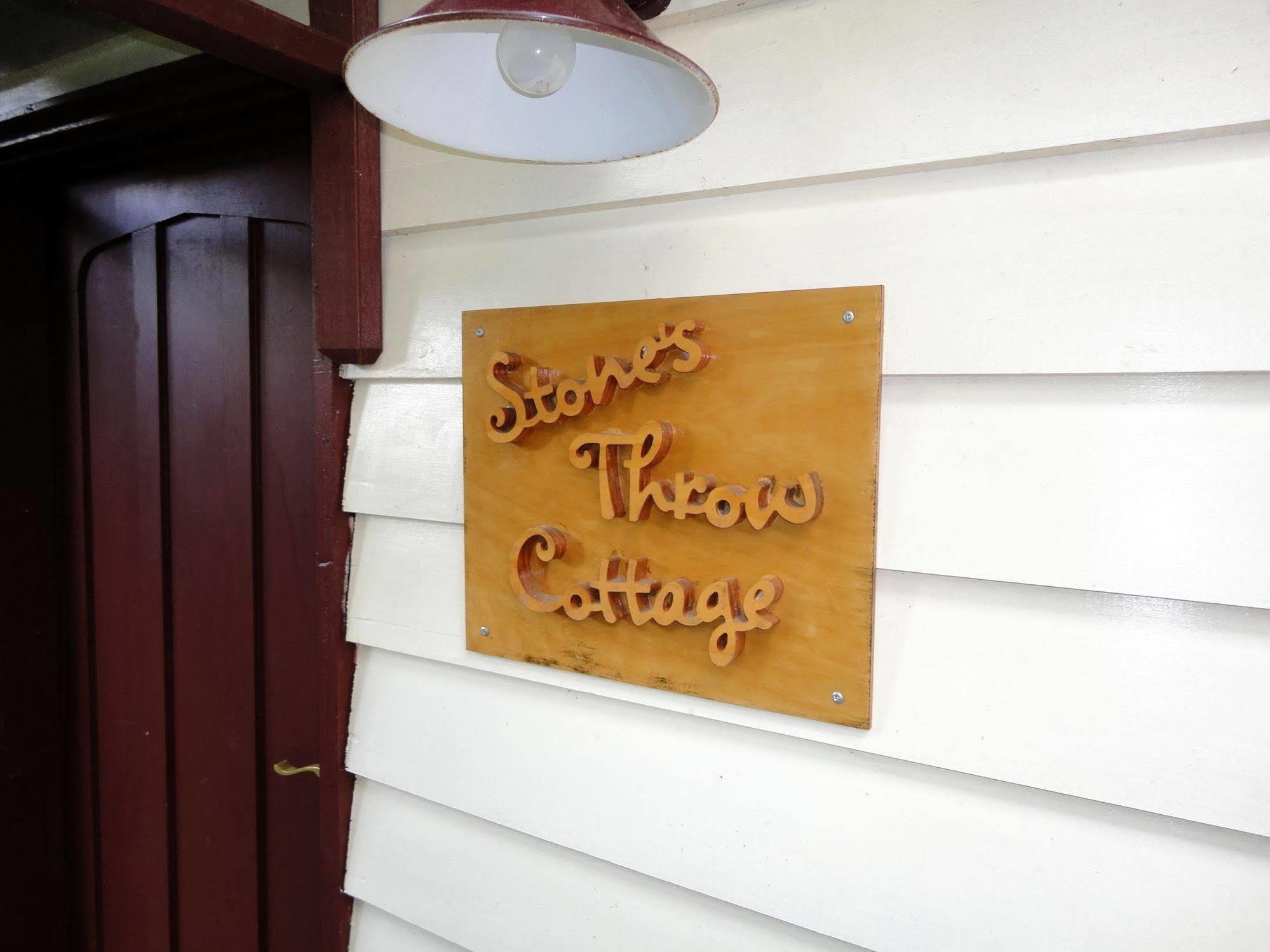 Stone'S Throw Cottage Bed And Breakfast ベルグレーブ エクステリア 写真