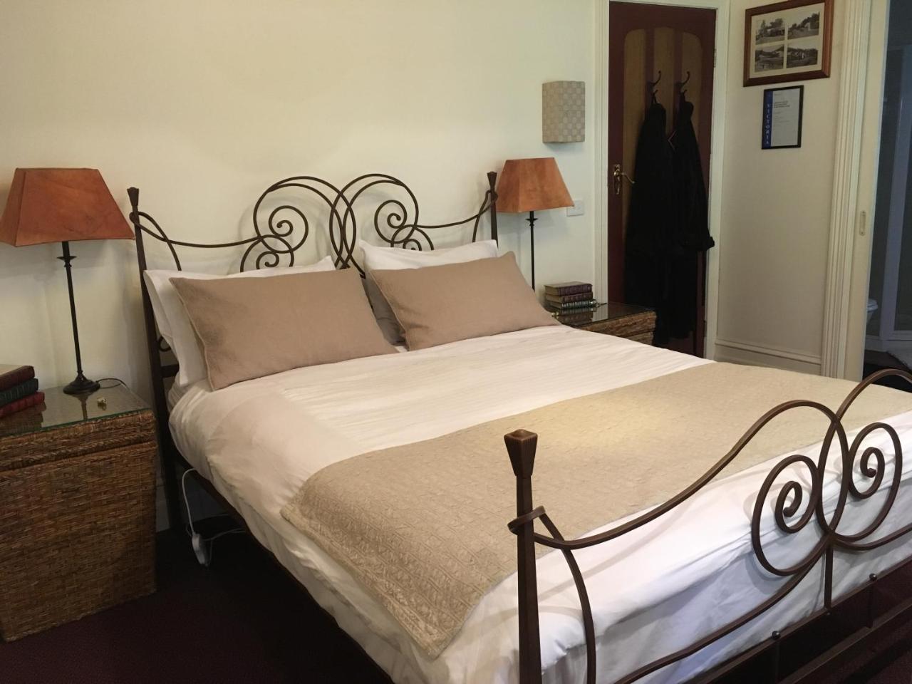 Stone'S Throw Cottage Bed And Breakfast ベルグレーブ エクステリア 写真